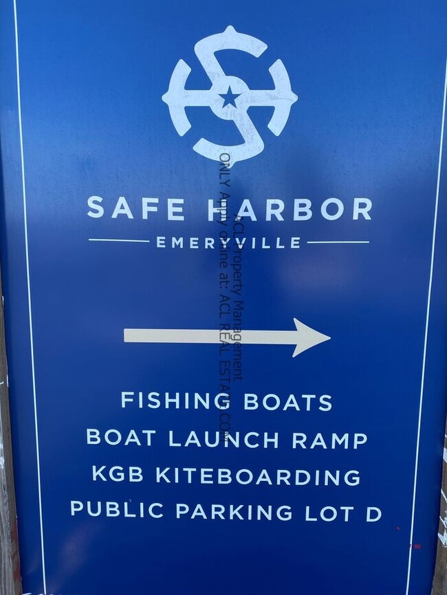 Building Photo - Perectly Located, Spacious, 2bed/ 2bath, Emeryville Condo For Rent