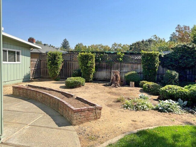 Building Photo - Renovated 3 Bedroom One Story *Vacaville *Pets Negotiable