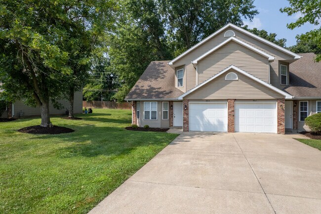 Building Photo - 4919 W Millbrook Dr