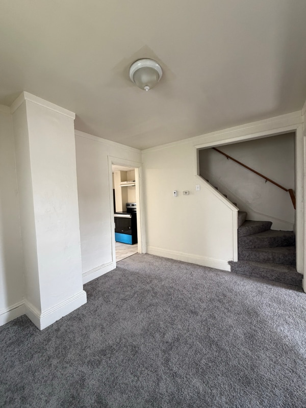 Building Photo - 617 E Chestnut St