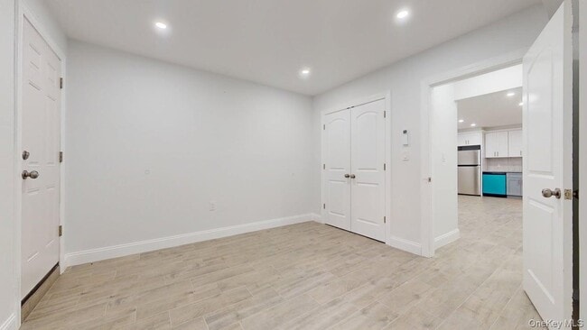 Building Photo - 72-17 66th Pl