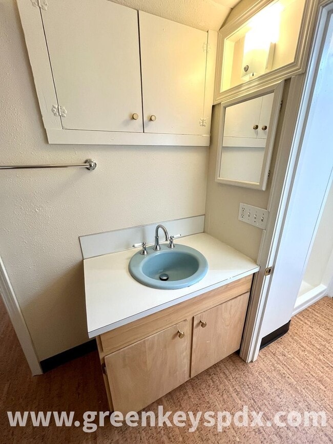 Building Photo - N Albina Duplex