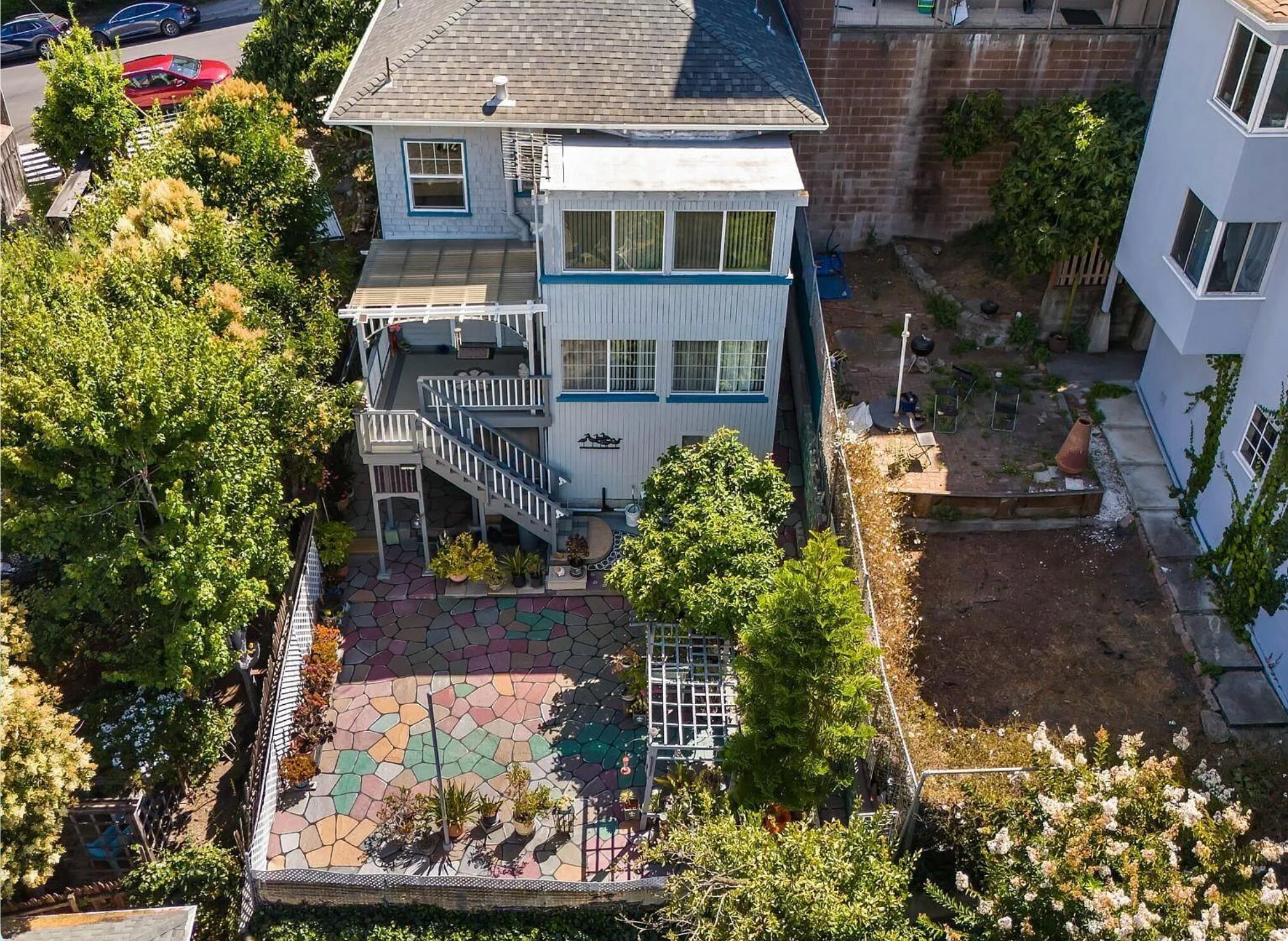 Building Photo - 475 Newton Ave