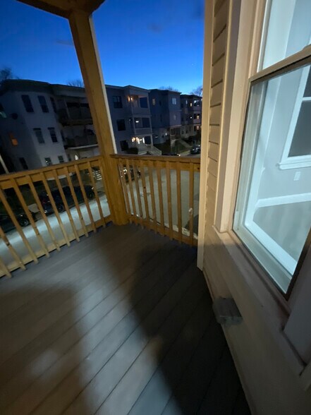 Building Photo - 52 Woolson St