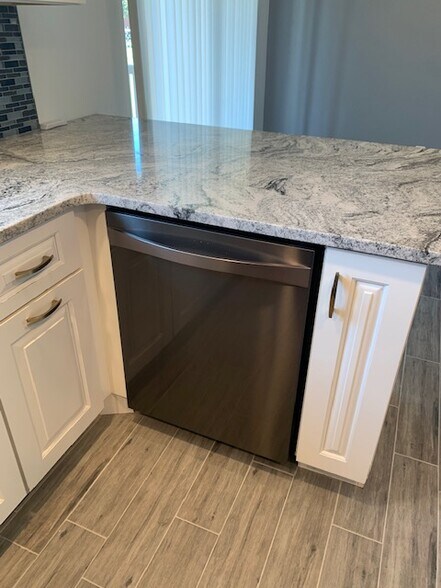 Building Photo - 5775 W Chantilly Cir