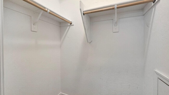 Building Photo - 17156 W Lincoln St