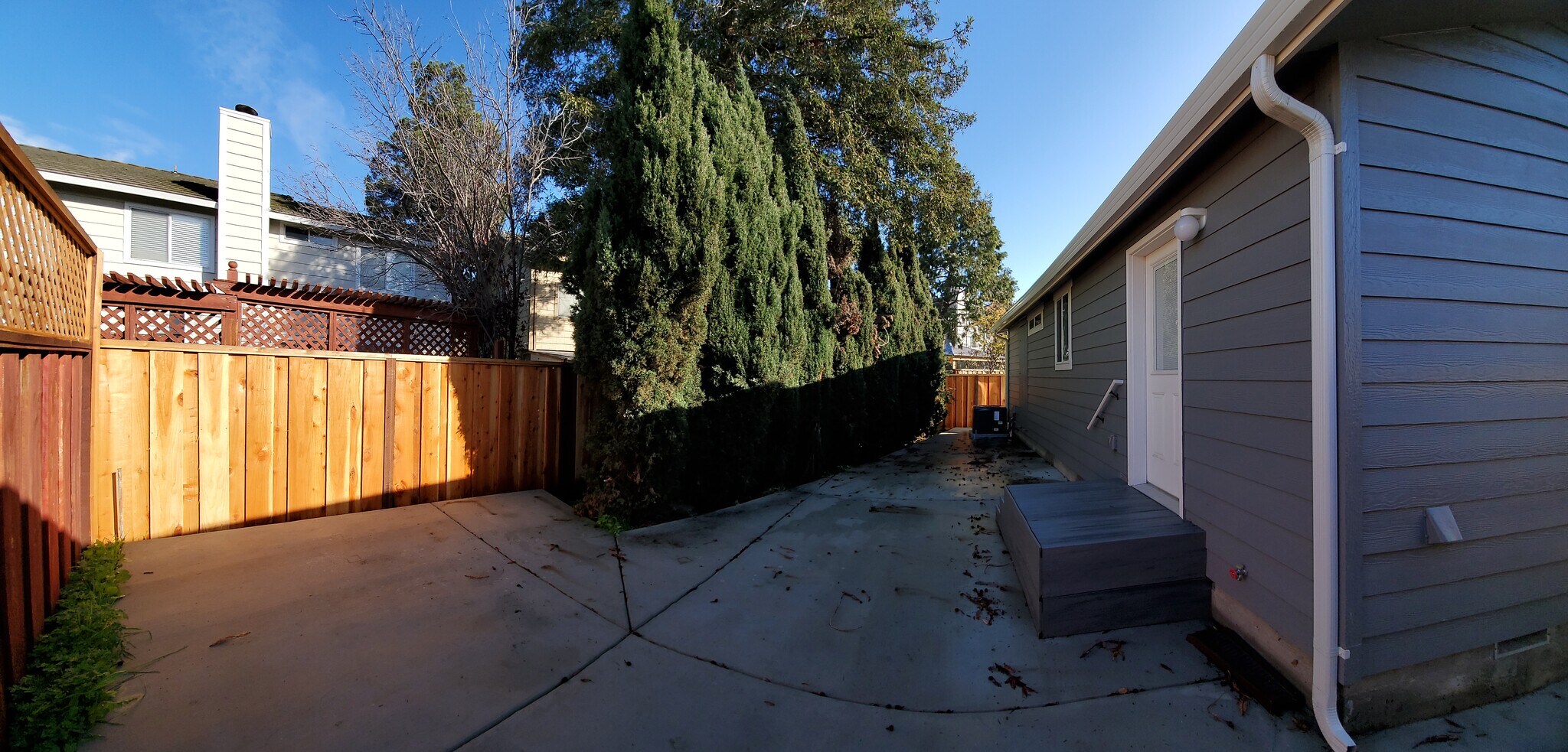 Building Photo - 25918 Meadowmist Dr