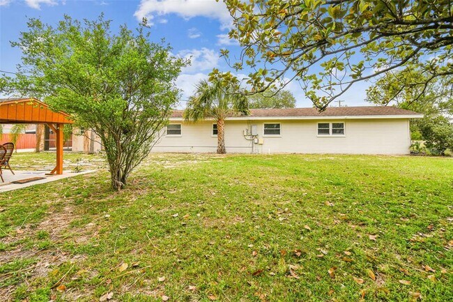 Building Photo - 1302 Brandonwood Dr