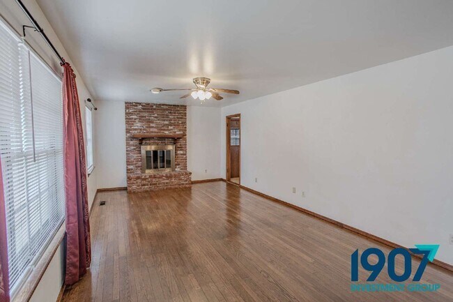 Building Photo - 1101 SW 72nd St
