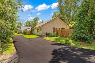 Building Photo - 25737 Glen Loch Dr