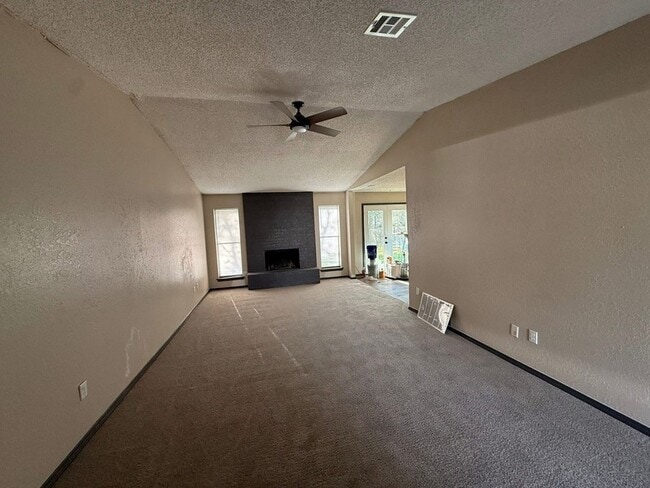 Building Photo - 8212 N 118th E Ave