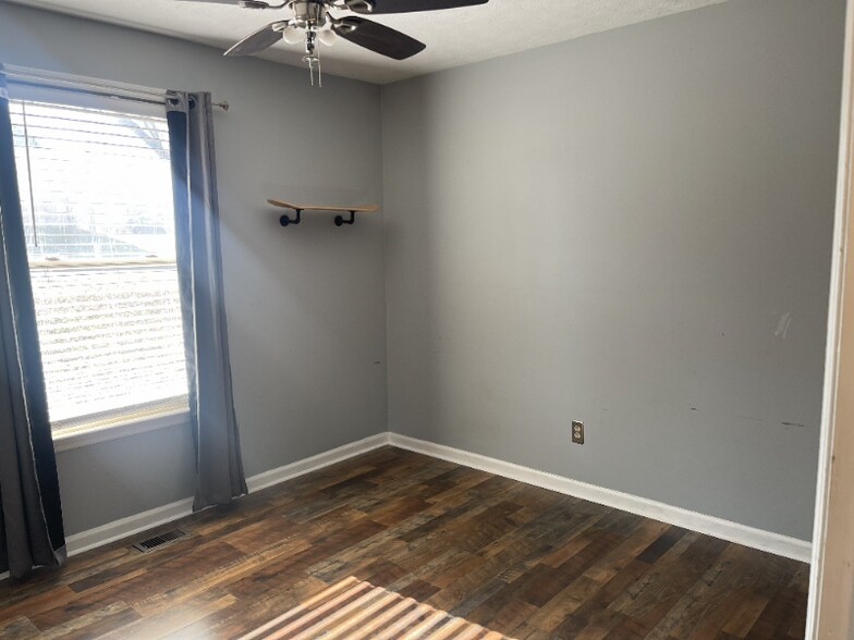 Building Photo - 3505 Curtiswood Ln E