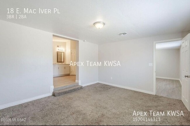 Building Photo - 18 E Mac Iver Pl
