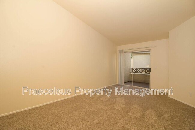 Building Photo - 2023 Lakeridge Cir