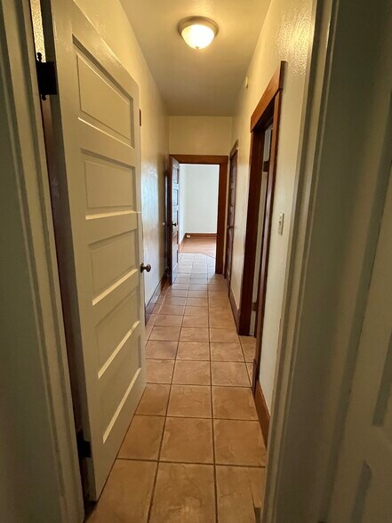 hallway - 1112 N Wahsatch Ave