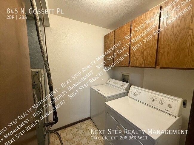 Building Photo - 845 N Gossett Pl