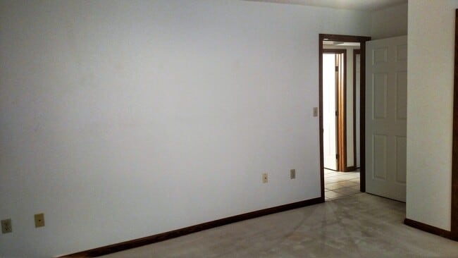 Building Photo - 3+ Bedroom 2.5 Bathroom 2 Car Garage Home ...