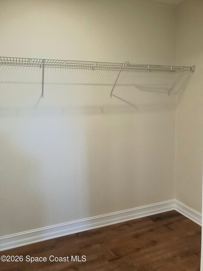 Building Photo - 1045 Venetian Dr