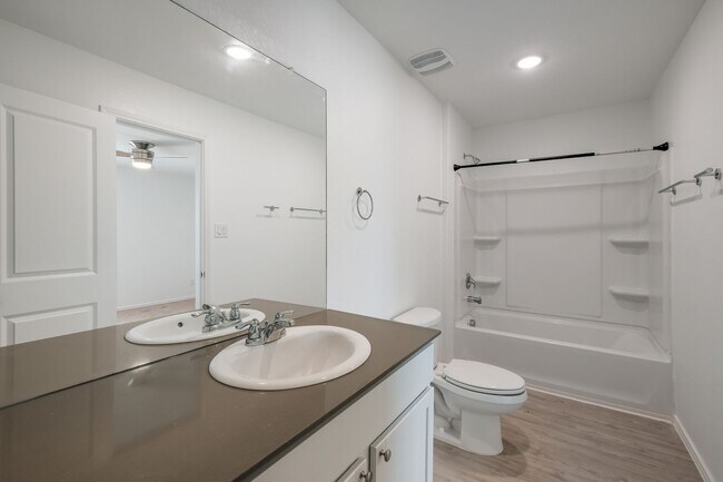 Building Photo - 4934 Legacy Trl