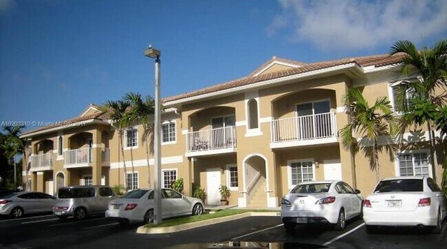 Building Photo - 2 bedroom in Hollywood FL 33012