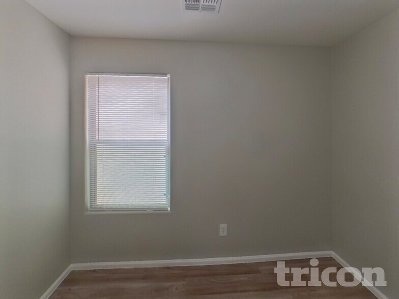 Building Photo - 40399 W Thornberry Ln