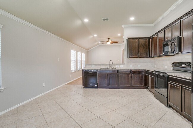 Building Photo - Beautiful Home in Gated Hidden Cove- Frisco 75036