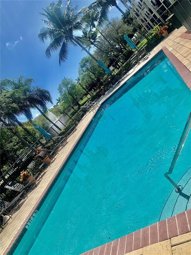 Building Photo - 2105 Lavers Cir