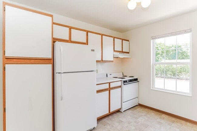 Building Photo - 4477 Lake Michigan Dr