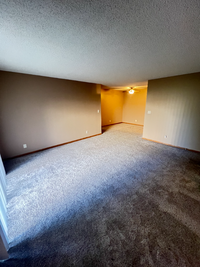 Building Photo - 5010 Emerald Dr