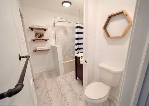 Building Photo - 34 E Liberty St