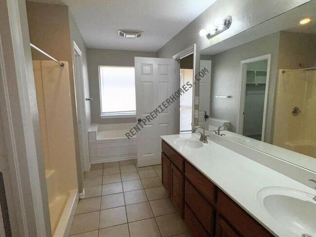 Building Photo - 5328 Republic Dr