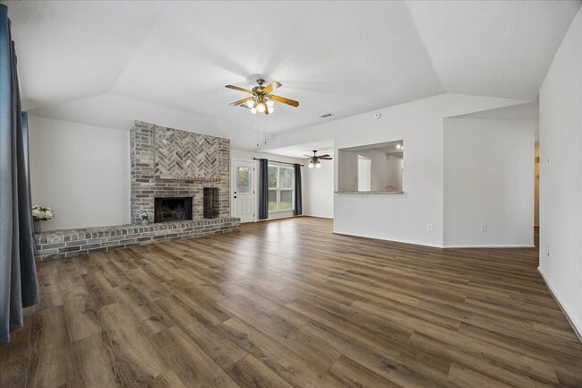 Building Photo - 218 Tara Plantation Dr