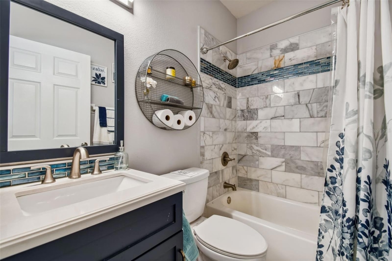 Building Photo - 7124 Colonial Lake Dr