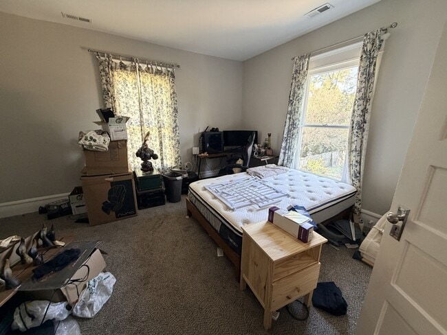 Building Photo - 124 Linden Ave