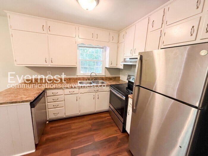 Building Photo - 605 71st St S
