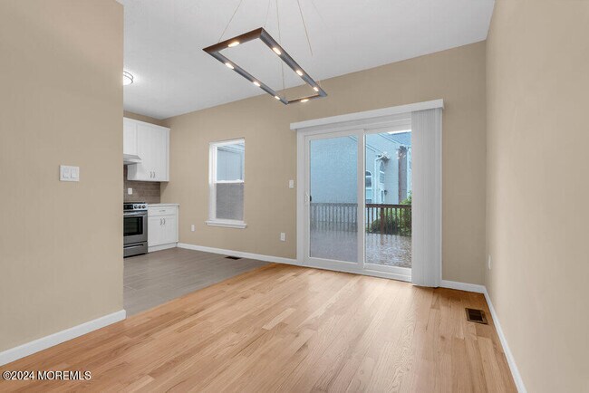 Building Photo - 87 Richmond Ct S