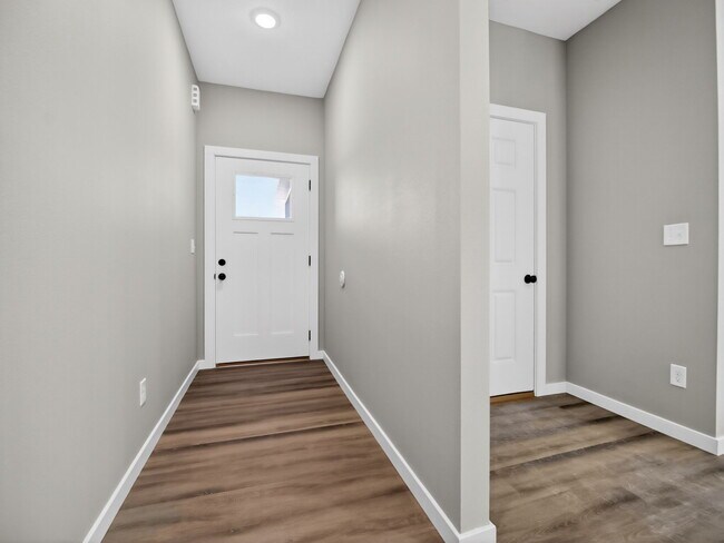 Building Photo - 43 Whitley Ln