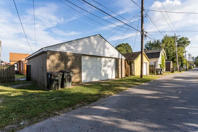 Building Photo - 1415 Locust St
