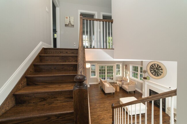 Building Photo - Luxury 3-Bed/1.5 Bath East Rock Condo Avai...
