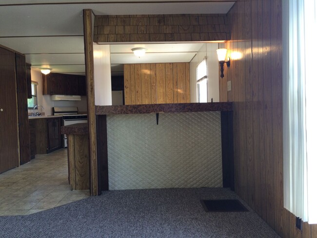 Building Photo - 2 Bed 2 Bath Mobile Home Sitting On 1 Acre