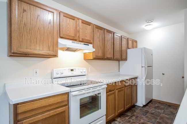 Building Photo - 213 Chateau Dr