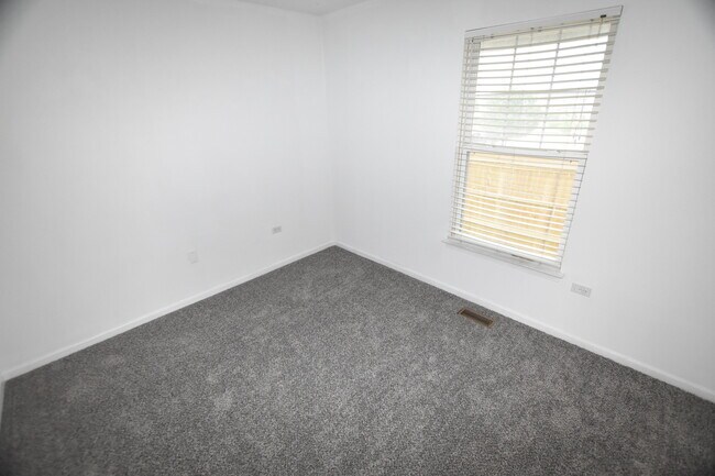 Building Photo - 2963 Saganashkee Ln