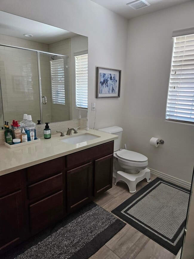 Building Photo - 52414 Hawthorn Ct