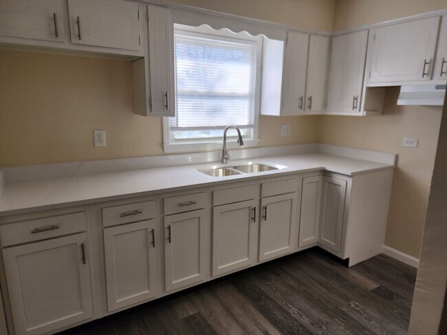 Building Photo - 4306 Shady Villa Dr