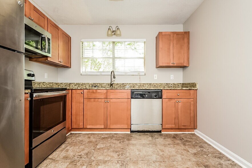 Building Photo - 2725 Woodward Rd