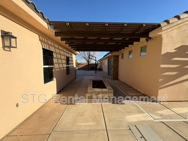 Building Photo - 668 Rio Virgin Dr