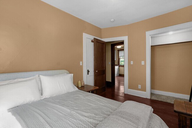 Building Photo - 366 Berkeley Rd