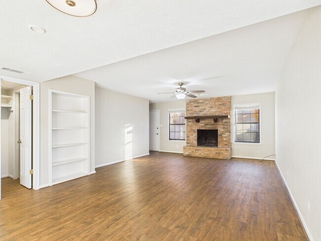 Building Photo - 107 Frederick Rd