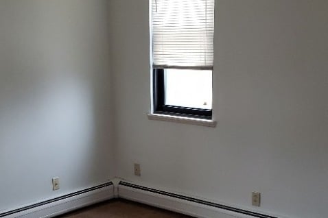 Bedroom - 955 Border Ave