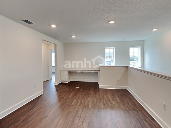 Building Photo - 1048 Walden Pond Dr